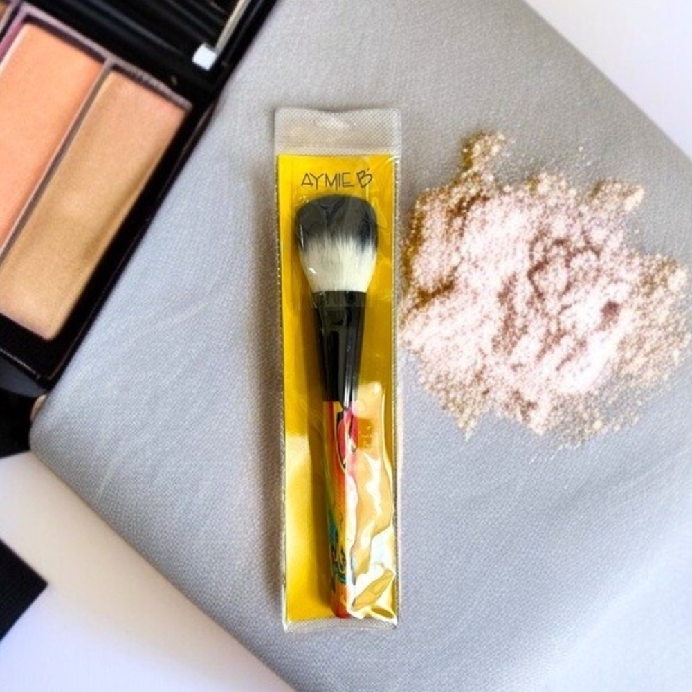 Aymie B' Gotta B Urban Multicolored Designer Powder Makeup Brush New